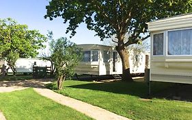 Orchards Holiday Park 5*